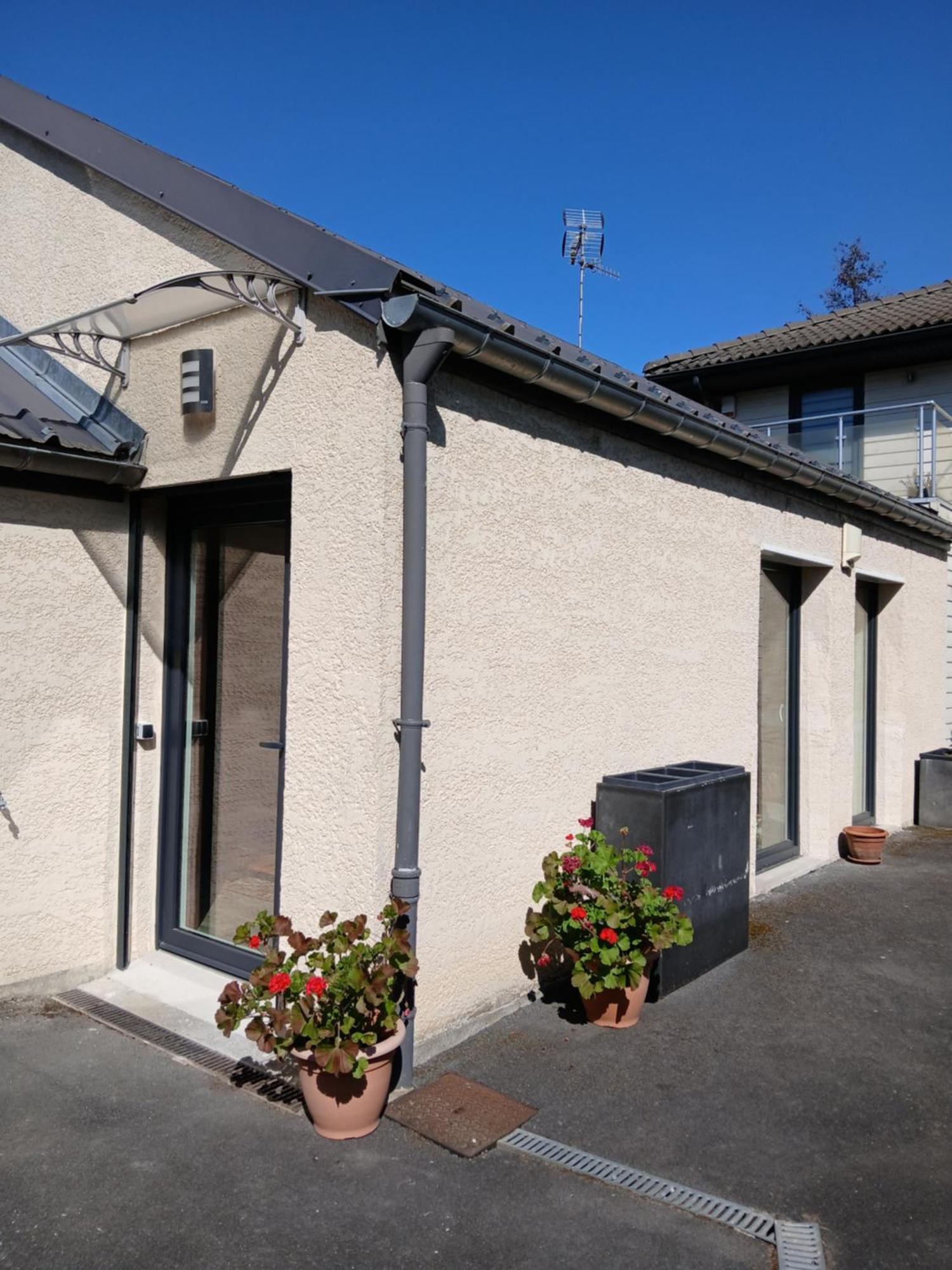 Les Trois Salazes Bed & Breakfast Cambrai Exterior photo